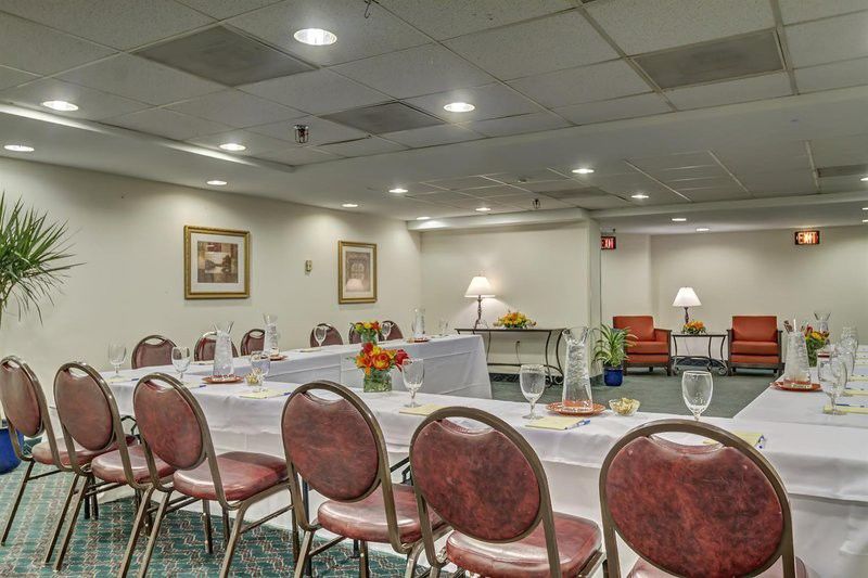Fairfield Inn & Suites By Marriott Alexandria West/Mark Center Ngoại thất bức ảnh