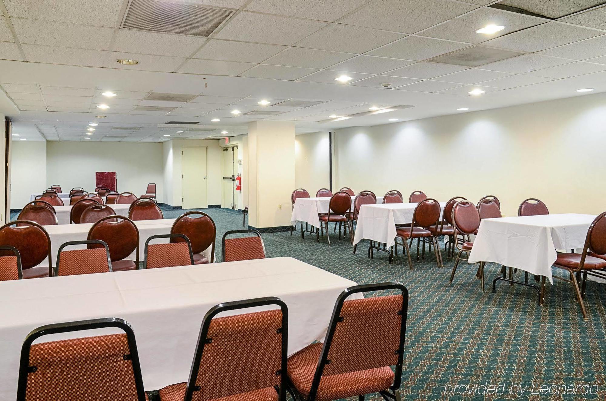 Fairfield Inn & Suites By Marriott Alexandria West/Mark Center Ngoại thất bức ảnh